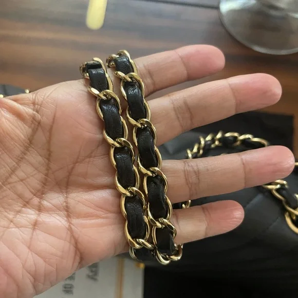 Authentic Chanel lambskin/calfskin large black chevon single flap shoulder bag - Picture 13 of 14